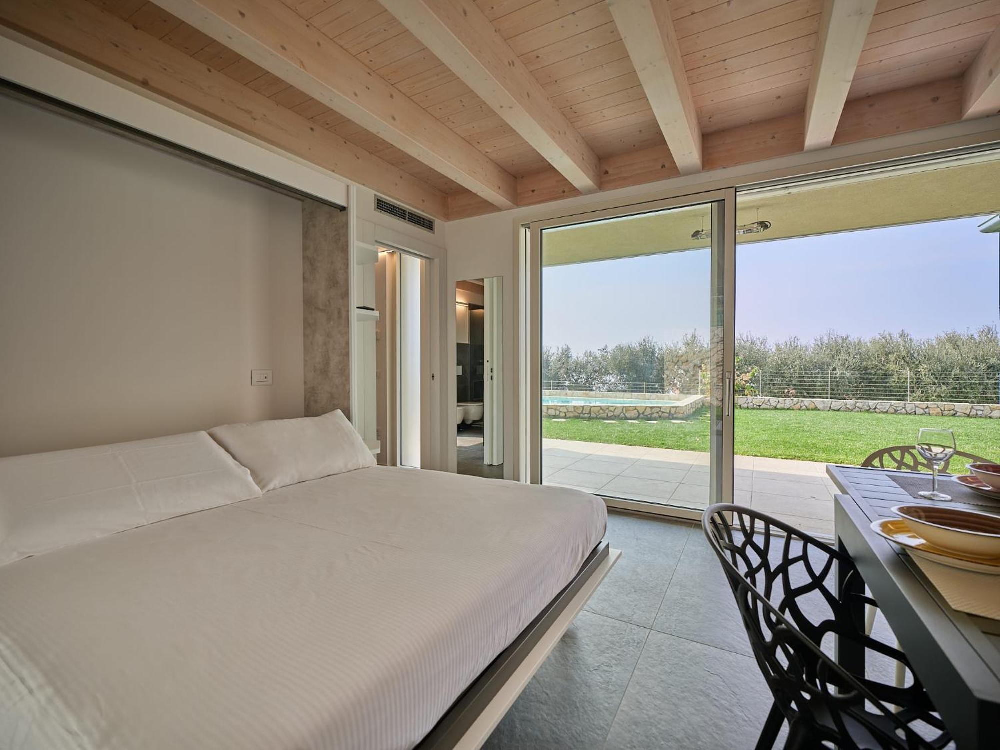Villa Sunny Lake Suites 바르돌리노 외부 사진
