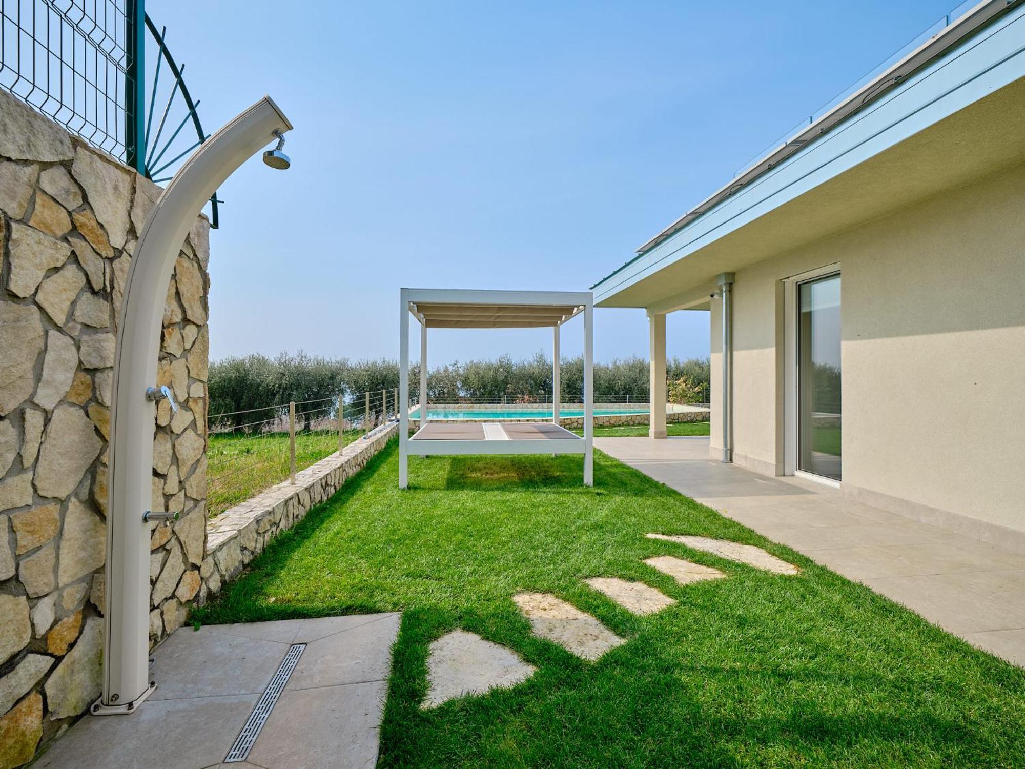 Villa Sunny Lake Suites 바르돌리노 외부 사진